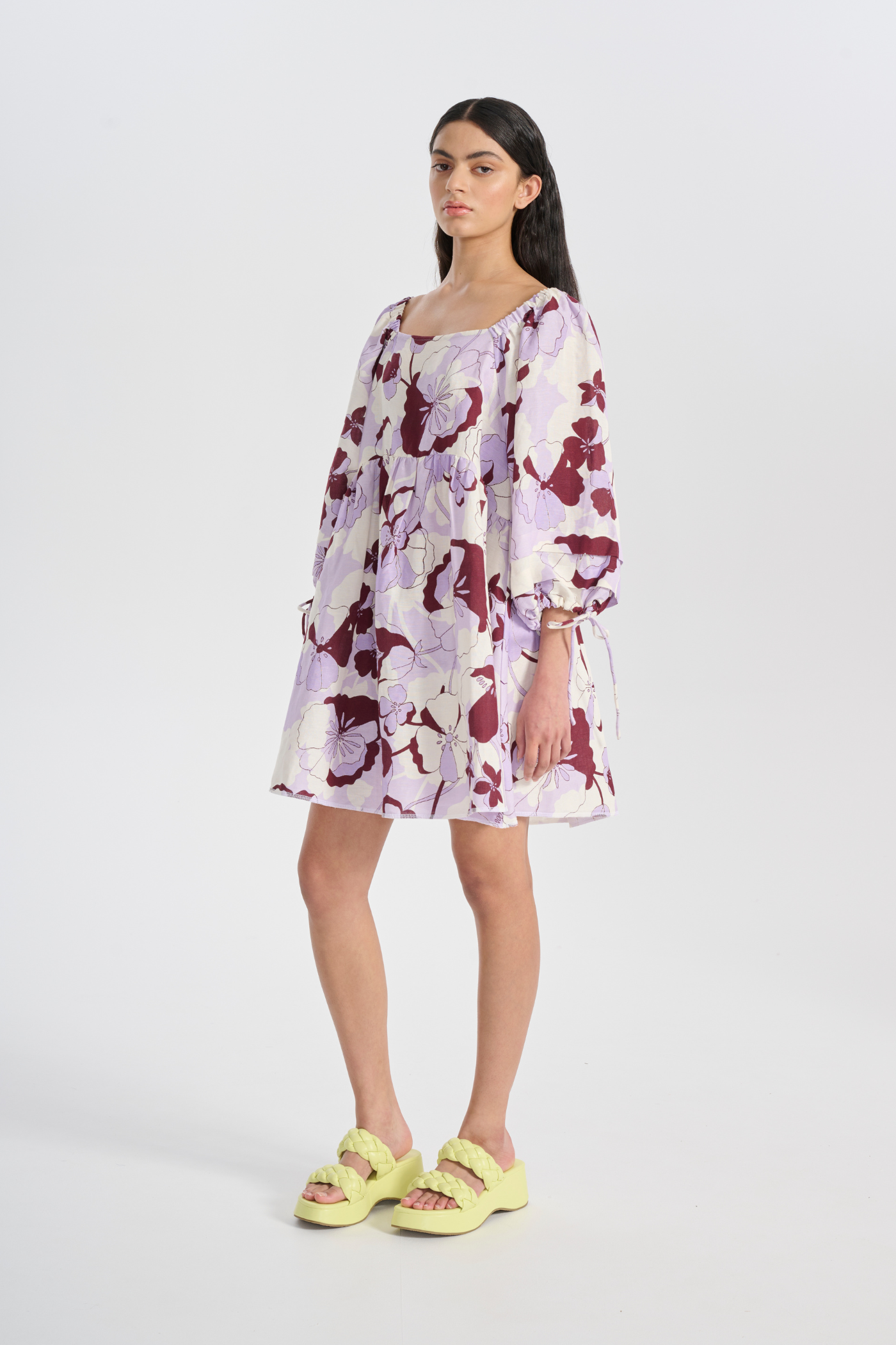 woman wearing smock dress