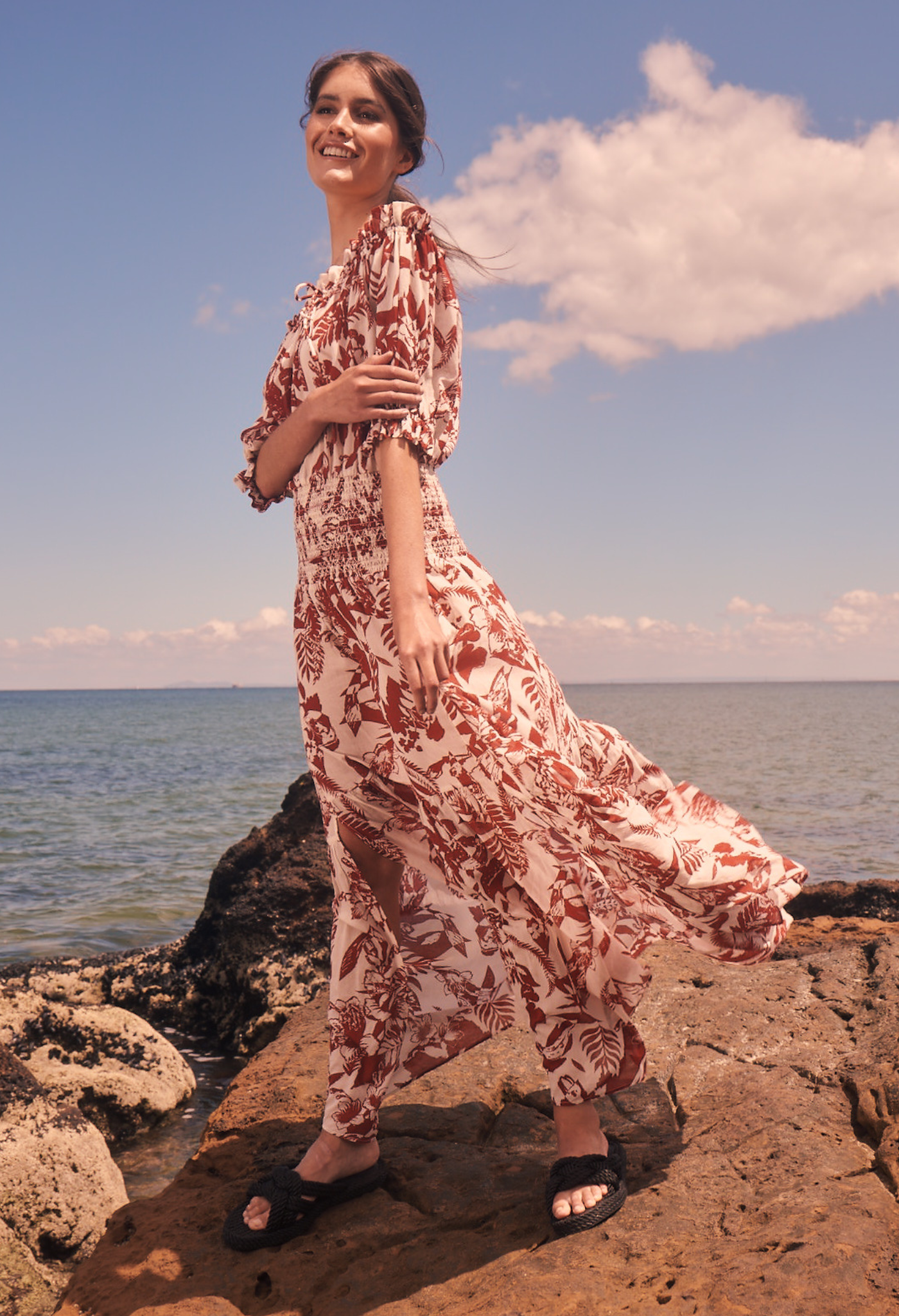 Relaxed maxi dress printed red white pattern